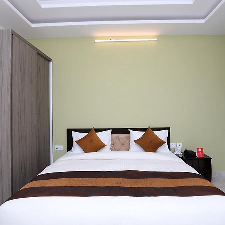 Tipsyy Inn 015 Ґурґаон Екстер'єр фото