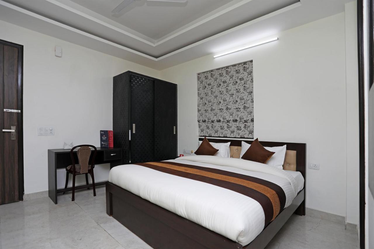 Tipsyy Inn 015 Ґурґаон Екстер'єр фото