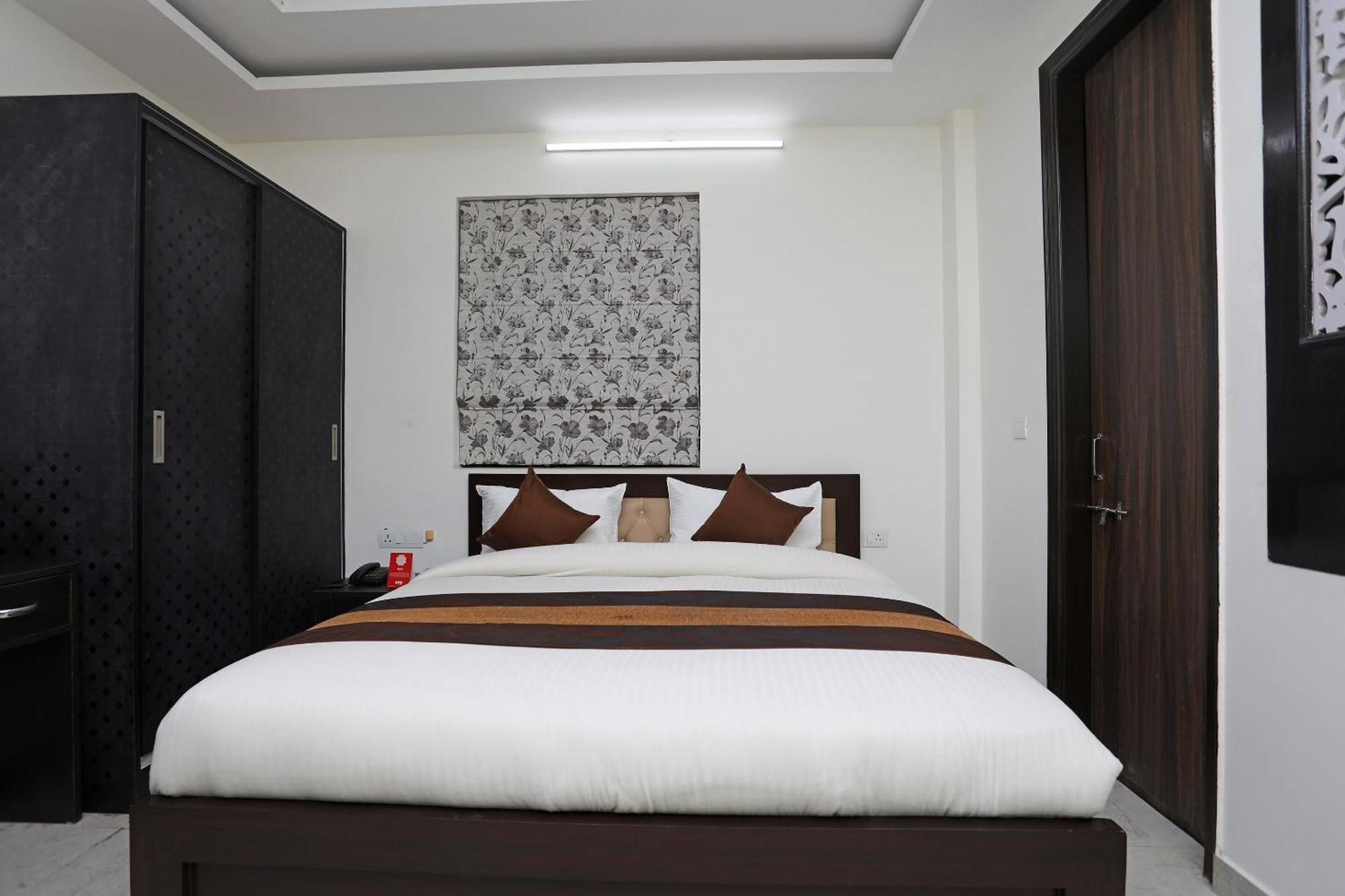 Tipsyy Inn 015 Ґурґаон Екстер'єр фото
